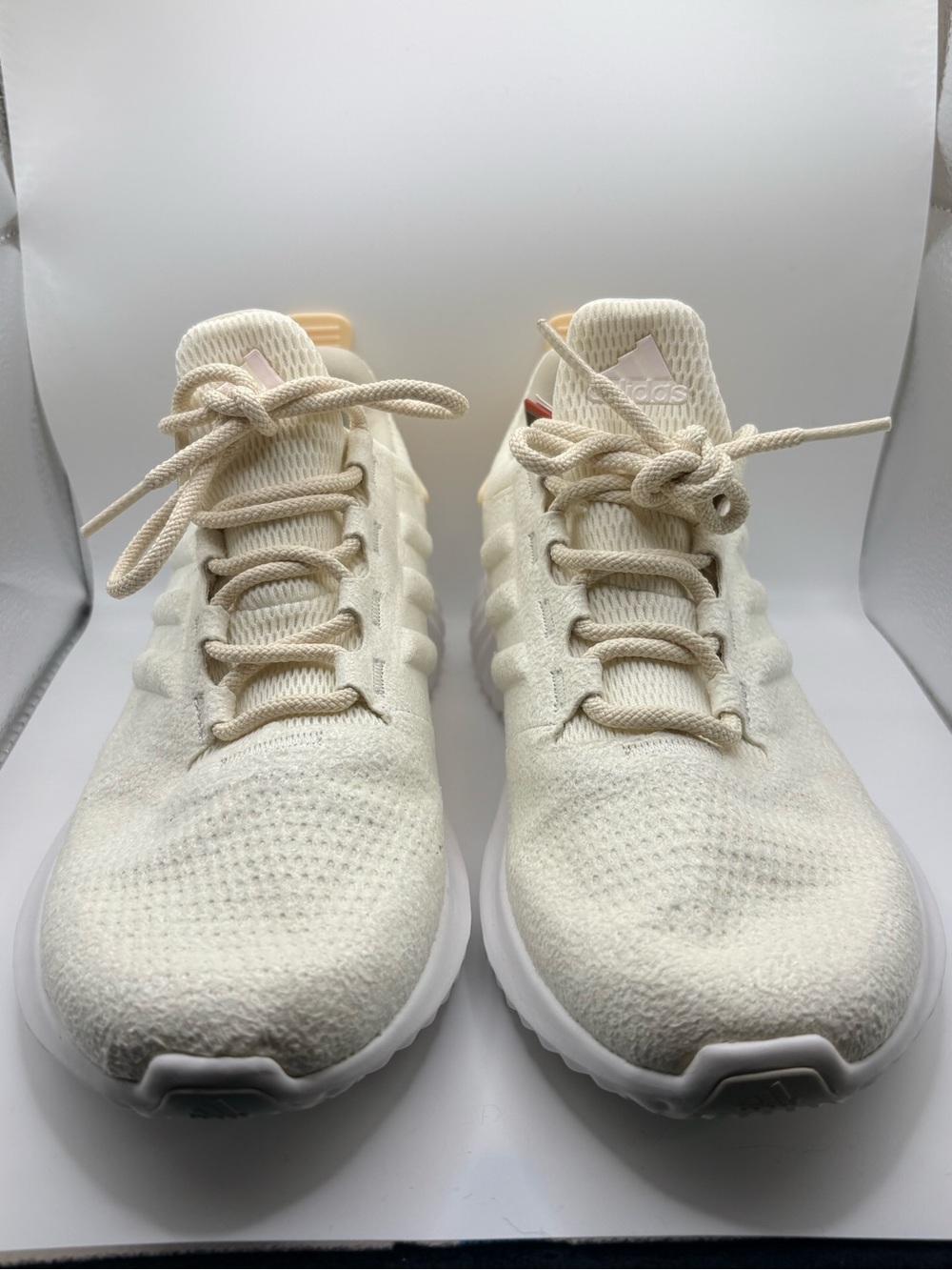 NWT Adidas AlphaBounce sneakers in cream/off-white kids size 6 1/2, woman’s 8